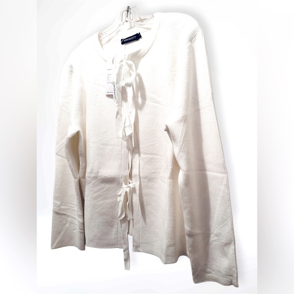 NWT Women’s Textured Knit Crew Neck Long Sleeved Sweater White Size L - Picture 7 of 7